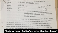 Қарыс Қанатбайдың қайтыс болғанына бес жыл толуына орай 1987 жылғы 22 қарашада Азаттық радиосы эфирінен берілген хабардың латын қарпімен қазақша жазылған мәтіні. Мюнхен, Германия. Хасен Оралтайдың жеке қорынан алынды.