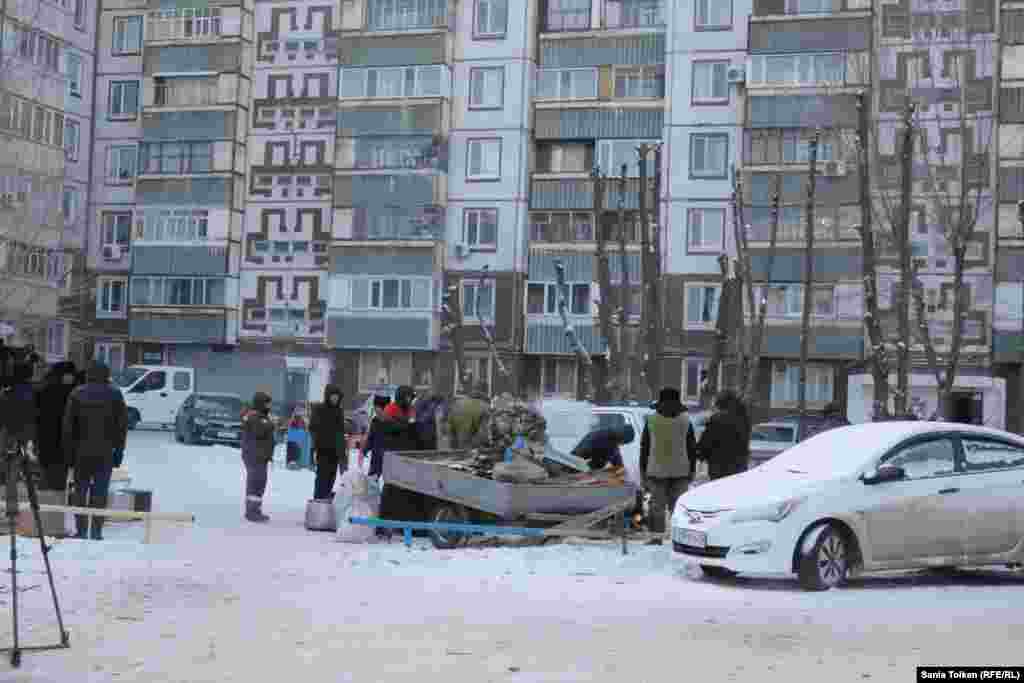 Мамандар апатқа жылу орталығындағы жабдықтың әбден ескіруі себеп дейді. Билікке өкпесі қара қазандай тұрғындар бұл мәселе үкіметке бұған дейін бірнеше рет айтылғанымен ешқандай реакция болмады деп ренжиді.