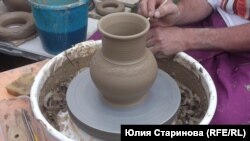 Украсить глиняную посуду проще, чем кажется