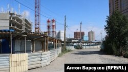 Дорога к новому микрорайону в Новосибирске
