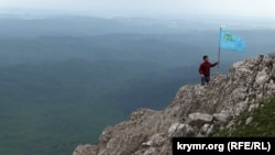 Восхождение на гору Чатыр-даг в Крыму, в память о жертвах депортации, 2015 год