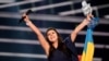 Украина әншісі Жамаланың Eurovision байқауының бас жүлдесін алған сәті. Стокгольм, 14 мамыр 2016 жыл. 