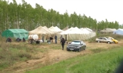 Chegaraga to‘plangan o‘zbek muhojirlari vaqtincha yashashi uchun lagerlar tashkil qilindi