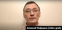 Сотрудник участковой избирательной комиссии №1967 в Новосибирске Алексей Нефедов